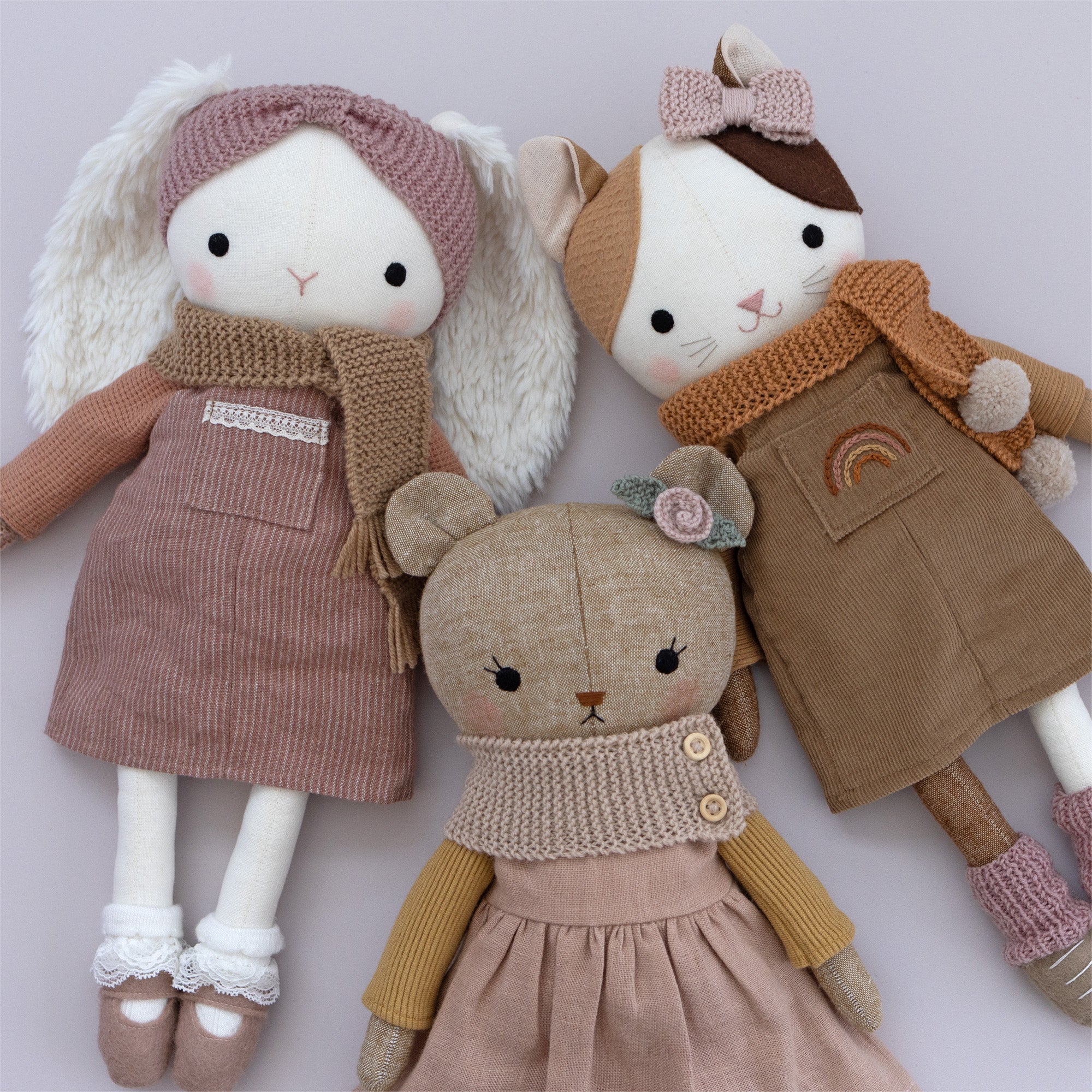 Knitted doll accessories pattern – Studio Seren
